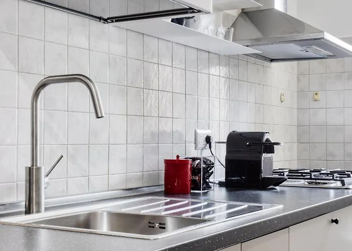 Yellow Stripes - San Giovanni By Rhr * Roma